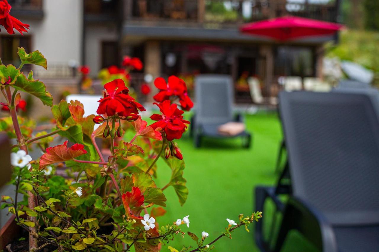 Amarena Spa Hotel: Mountain Retreat with Wellness Amenities Bukovel Exterior photo